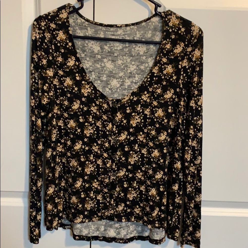 American Eagle Soft and sexy button up
